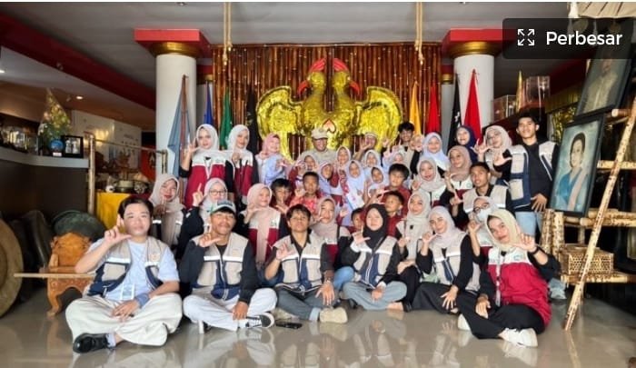 Peringati HAN, KKN Unkhair Ajak Siswa SD Kunjungan Literasi ke Museum Kedaton Kesultanan Ternate